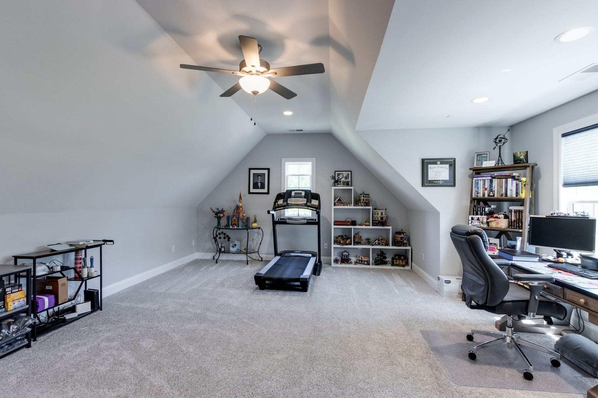 366 Lexington Cir, Manchester, TN 37355 Bonus room !