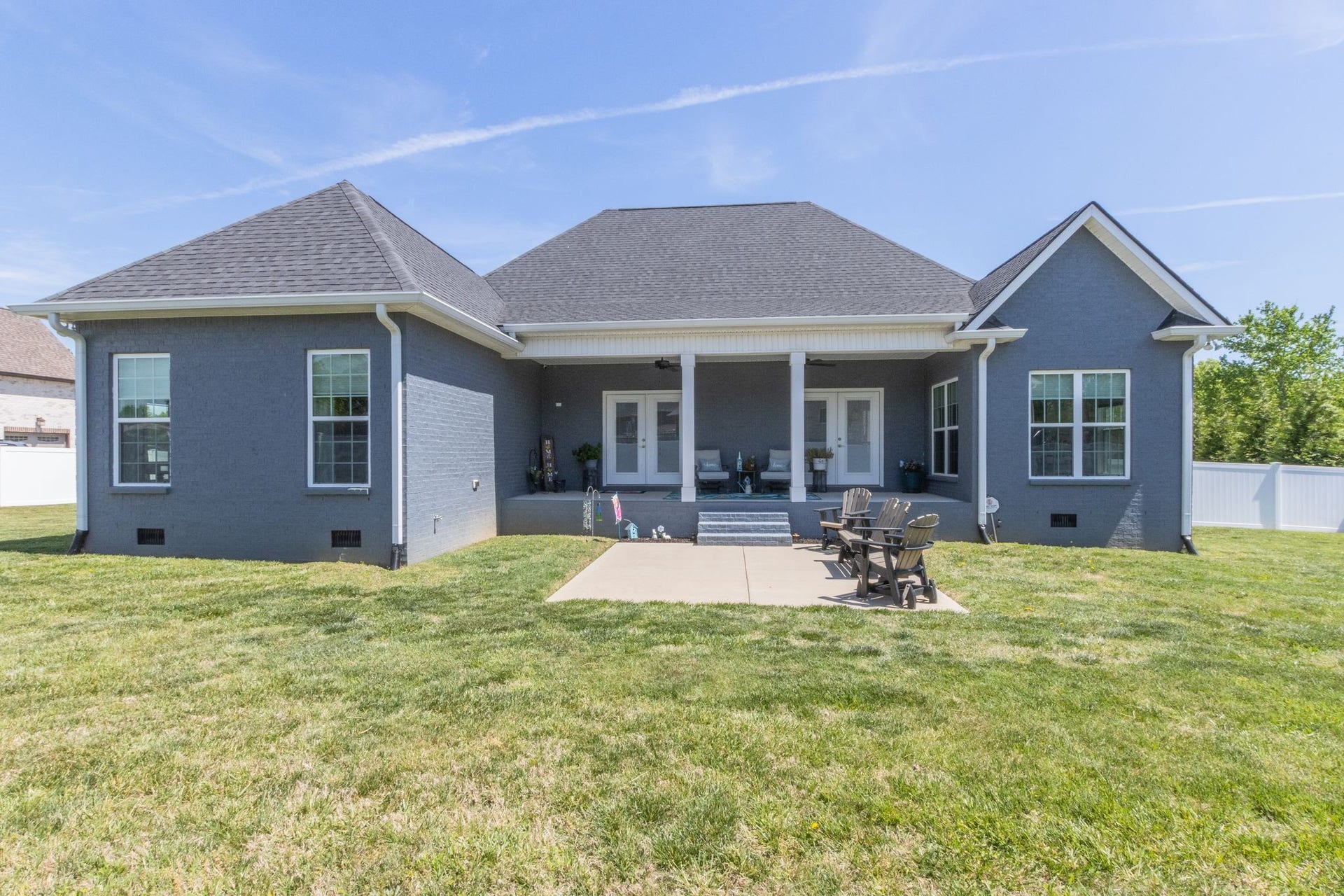 366 Lexington Cir, Manchester, TN 37355 Check out that yard space with additional concrete patio