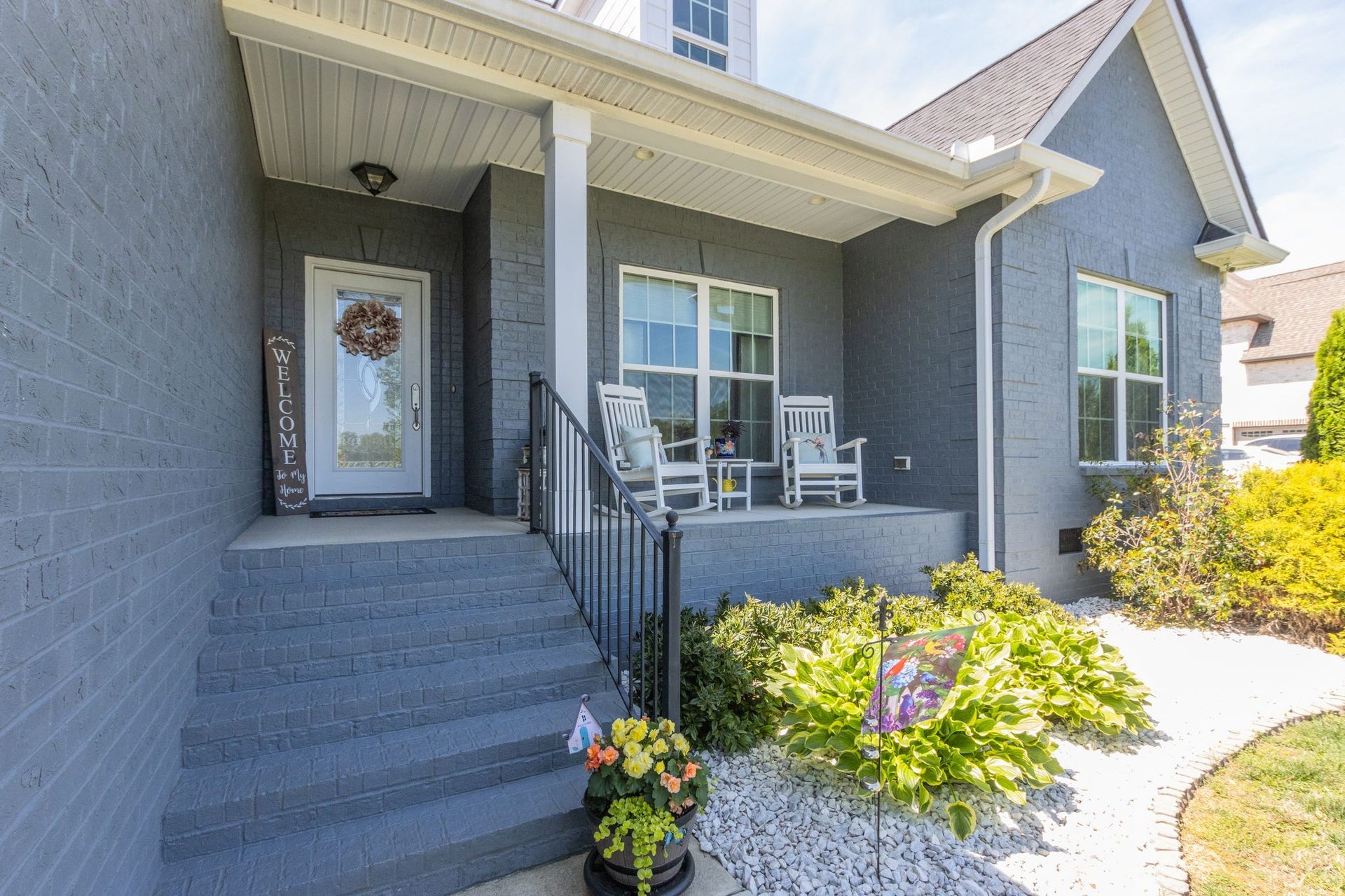 366 Lexington Cir, Manchester, TN 37355 Front porch sitting with views on the pond across the street