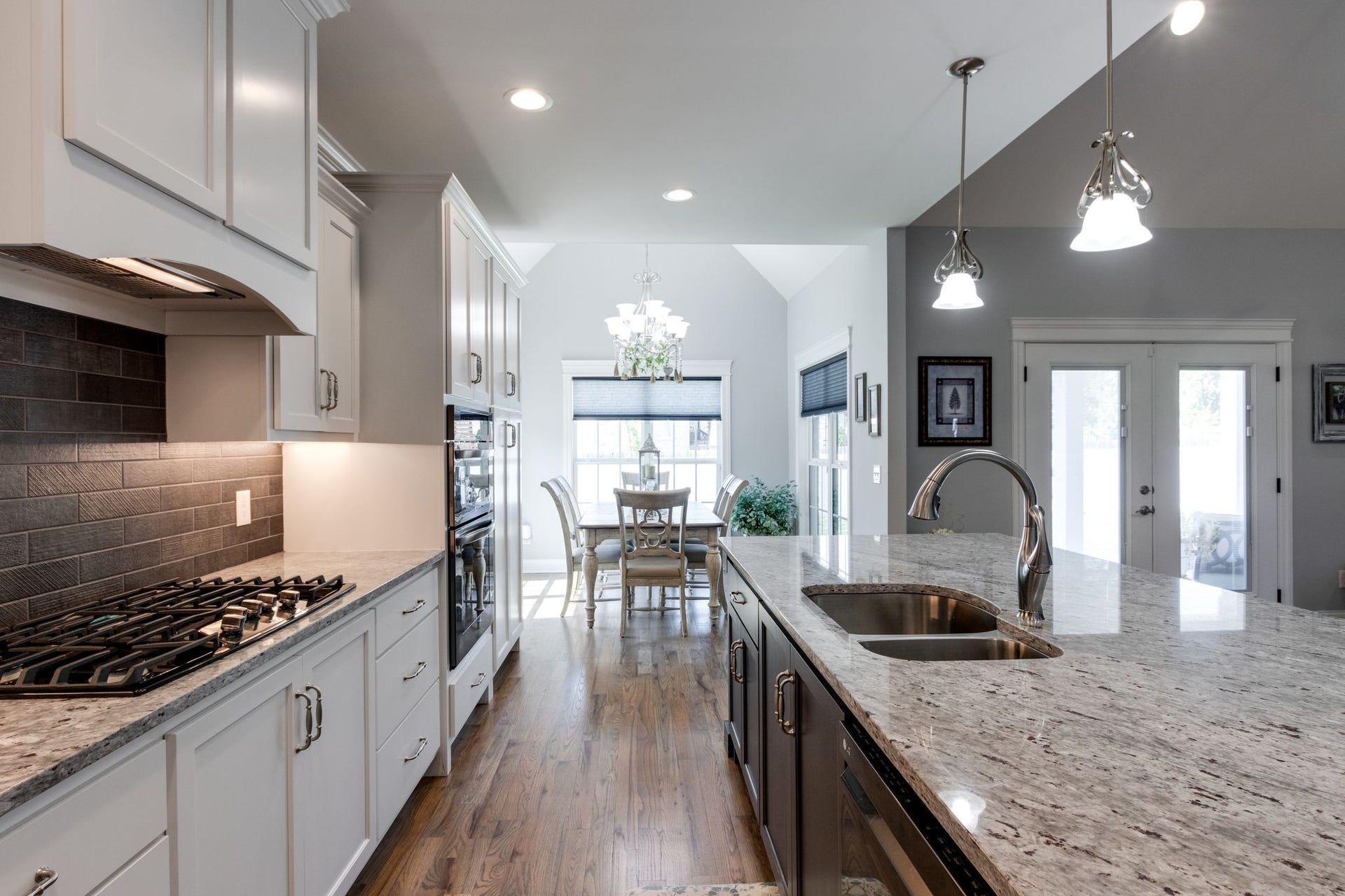 366 Lexington Cir, Manchester, TN 37355 36inch gas range !!