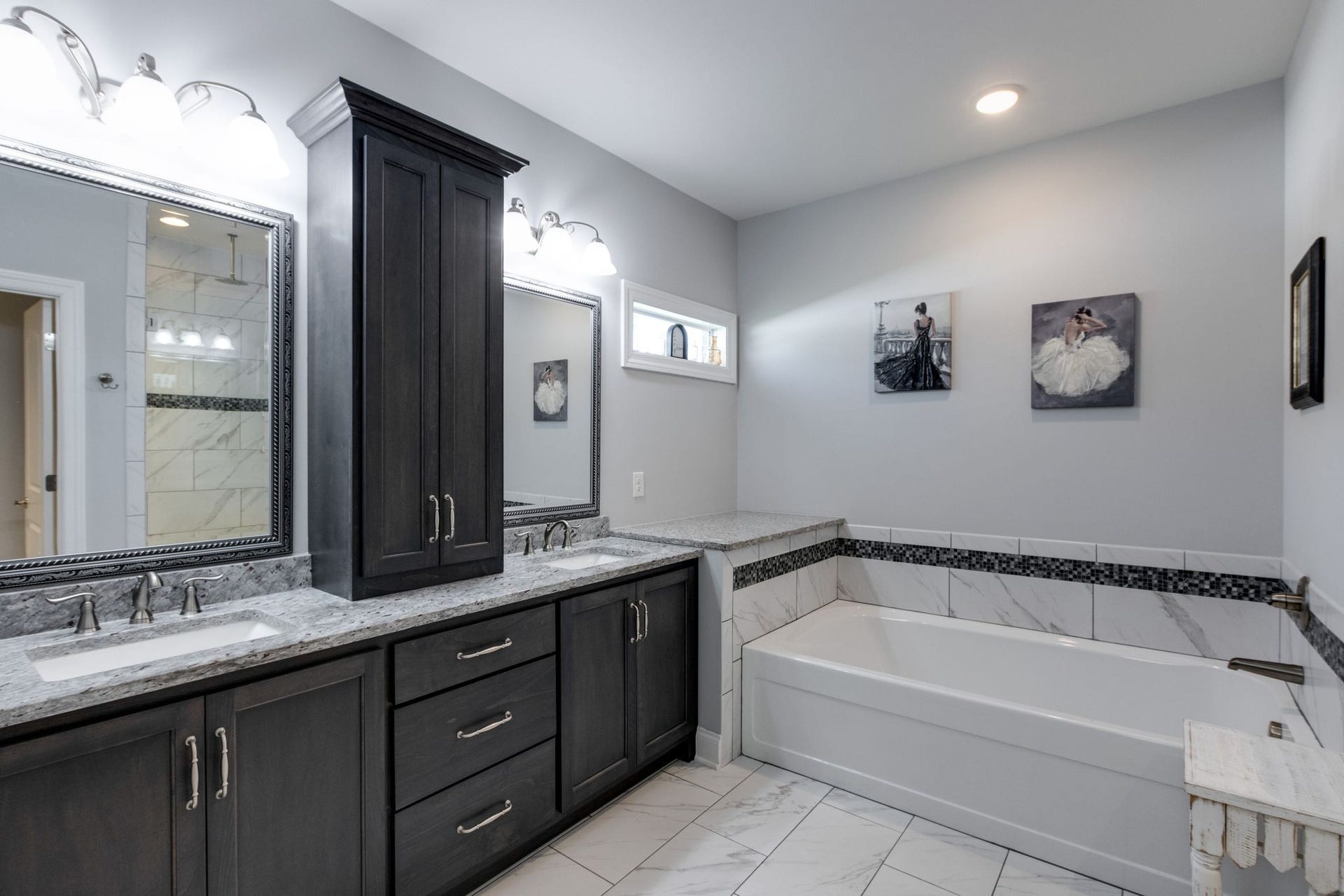 366 Lexington Cir, Manchester, TN 37355 Double vanities and ample cabinets for all your storage needs.