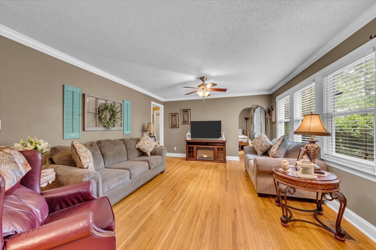 1006 Evins St, Manchester, TN 37355 1006 Evins St, Manchester, TN 37355