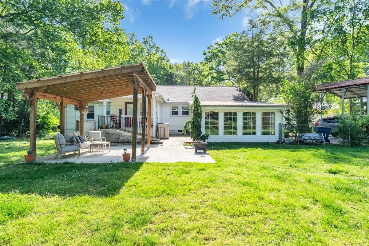1006 Evins St, Manchester, TN 37355 1006 Evins St, Manchester, TN 37355