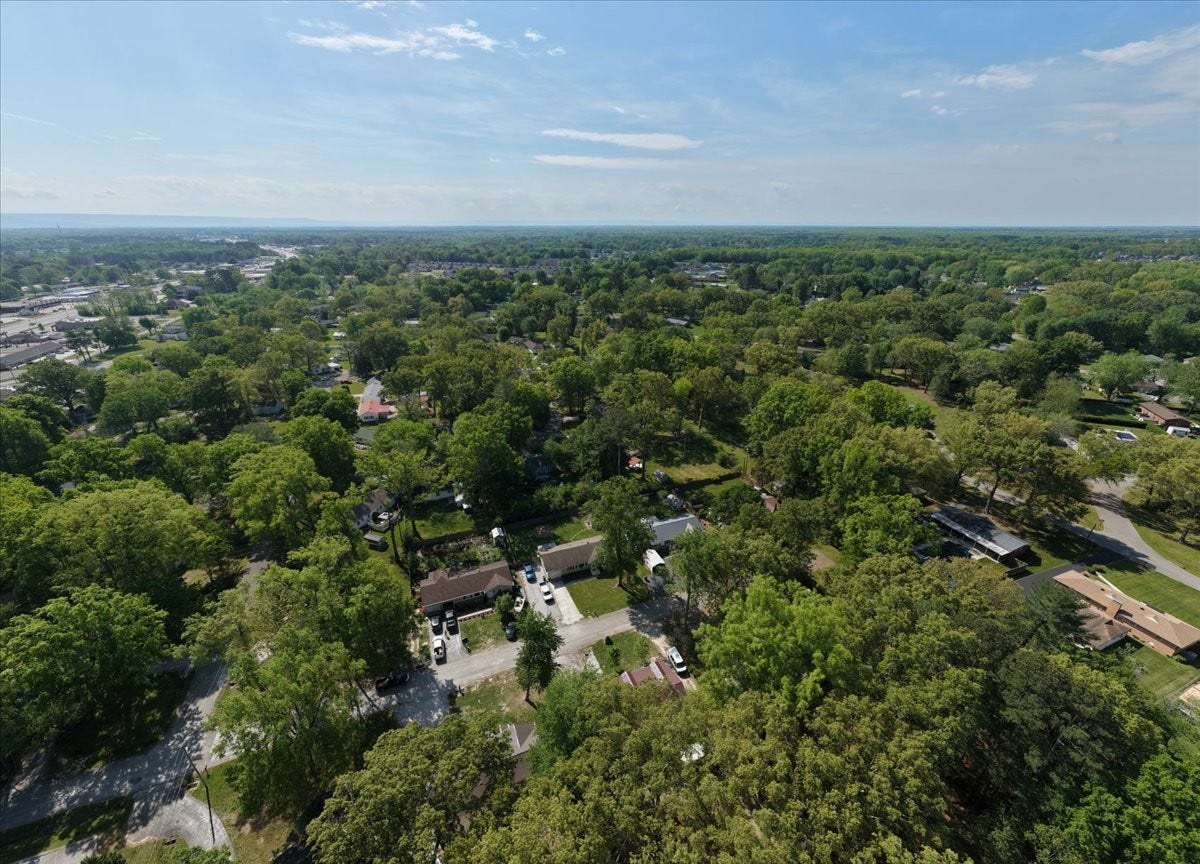 1006 Evins St, Manchester, TN 37355 1006 Evins St, Manchester, TN 37355