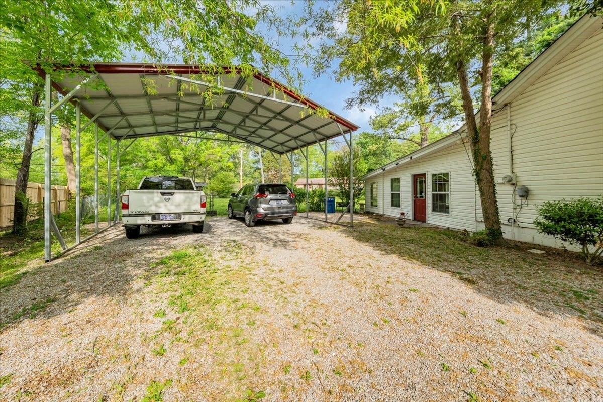 1006 Evins St, Manchester, TN 37355 1006 Evins St, Manchester, TN 37355