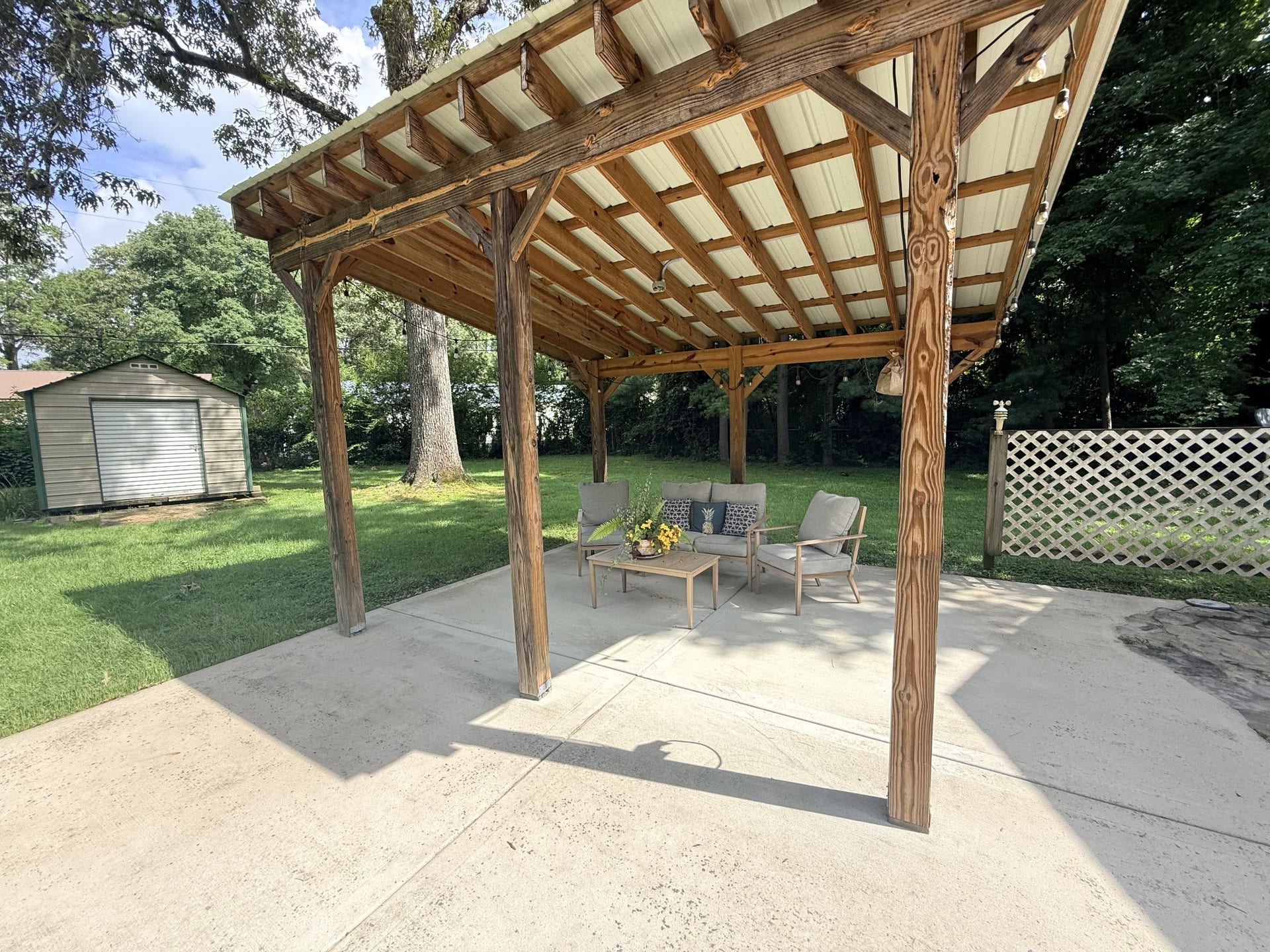 1006 Evins St, Manchester, TN 37355 1006 Evins St, Manchester, TN 37355