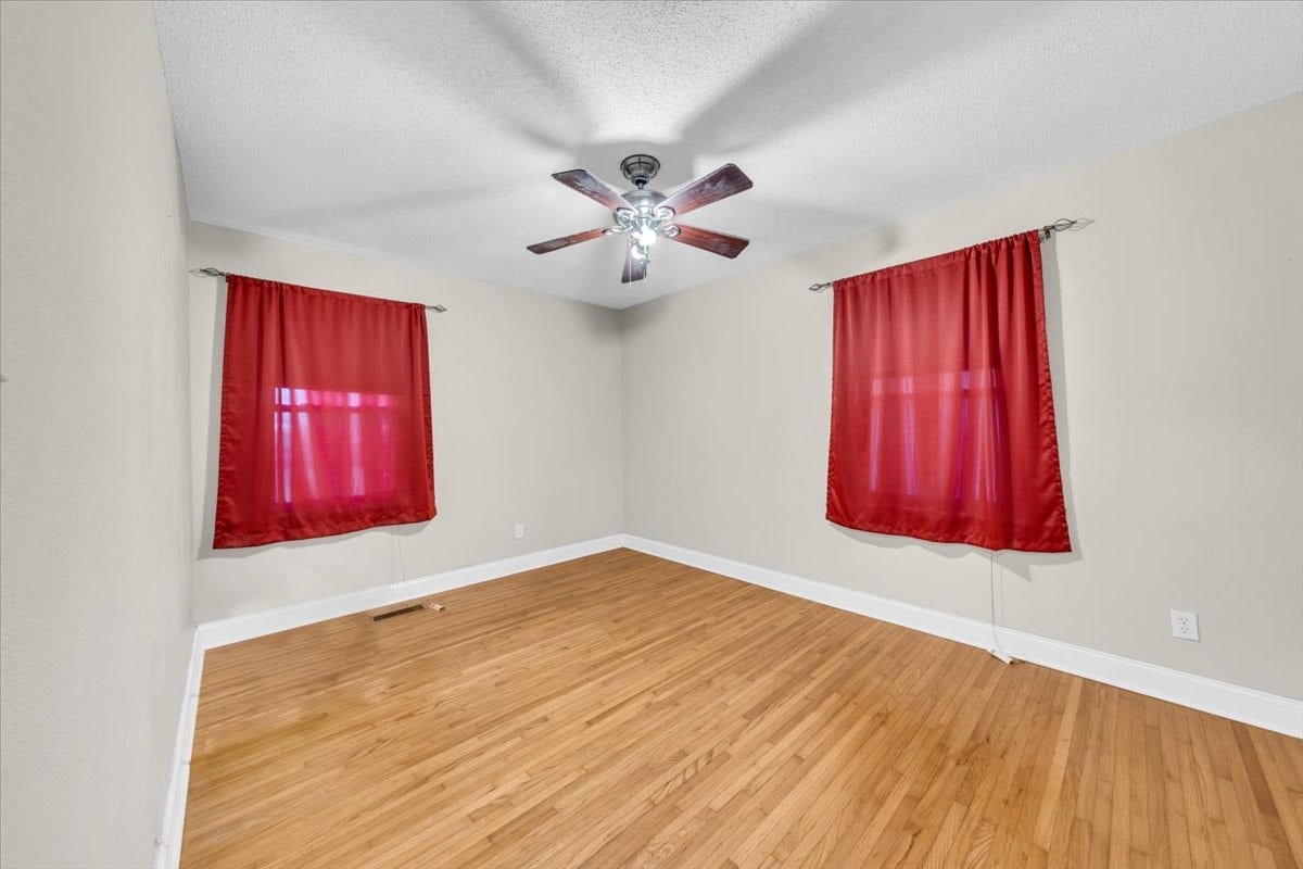 1006 Evins St, Manchester, TN 37355 1006 Evins St, Manchester, TN 37355