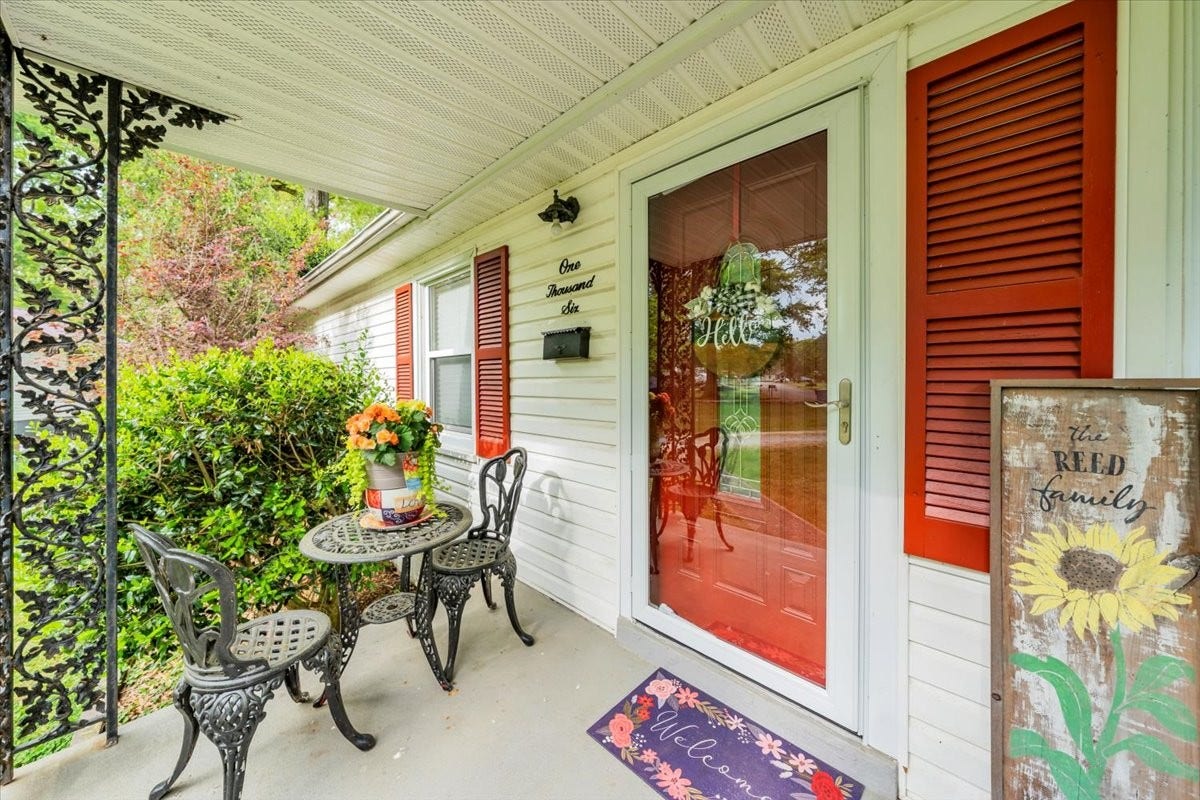 1006 Evins St, Manchester, TN 37355 1006 Evins St, Manchester, TN 37355