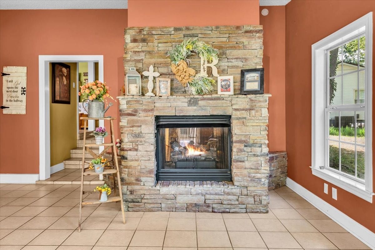 1006 Evins St, Manchester, TN 37355 1006 Evins St, Manchester, TN 37355