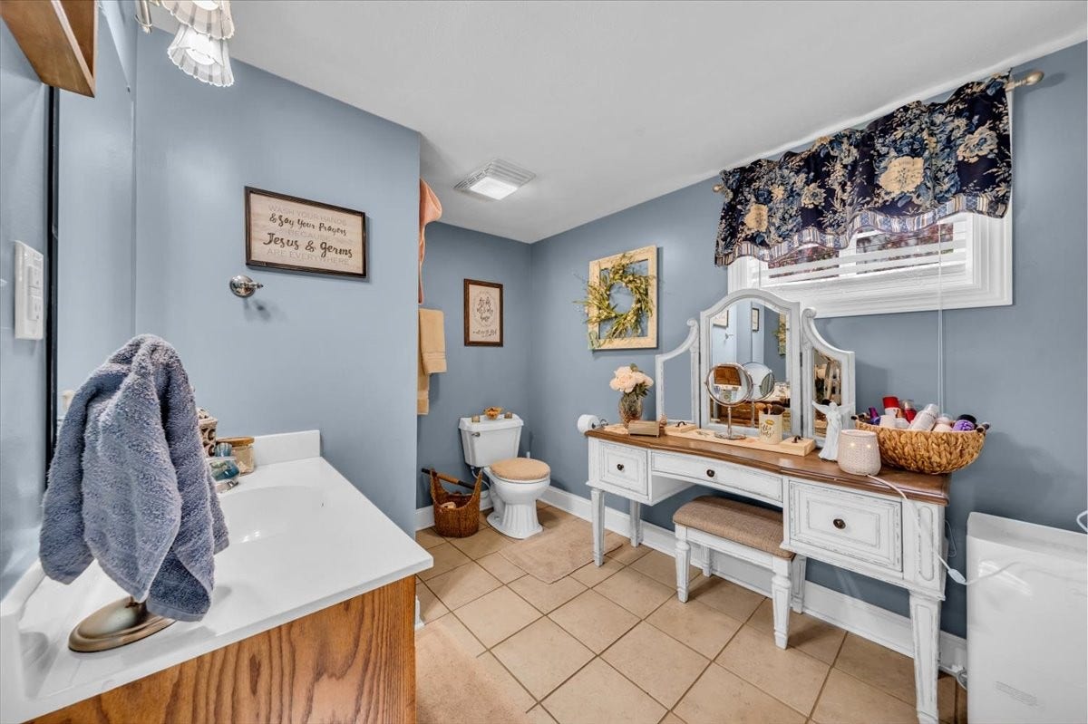 1006 Evins St, Manchester, TN 37355 1006 Evins St, Manchester, TN 37355