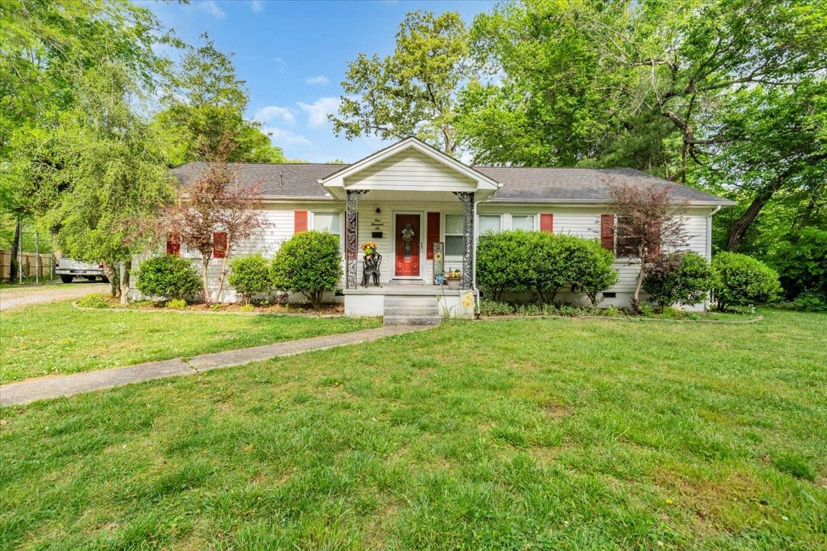 1006 Evins St, Manchester, TN 37355 1006 Evins St, Manchester, TN 37355