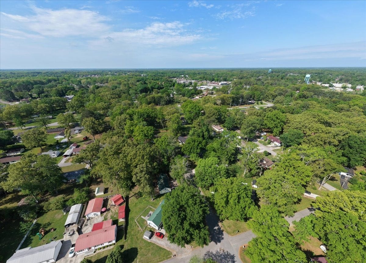 1006 Evins St, Manchester, TN 37355 1006 Evins St, Manchester, TN 37355