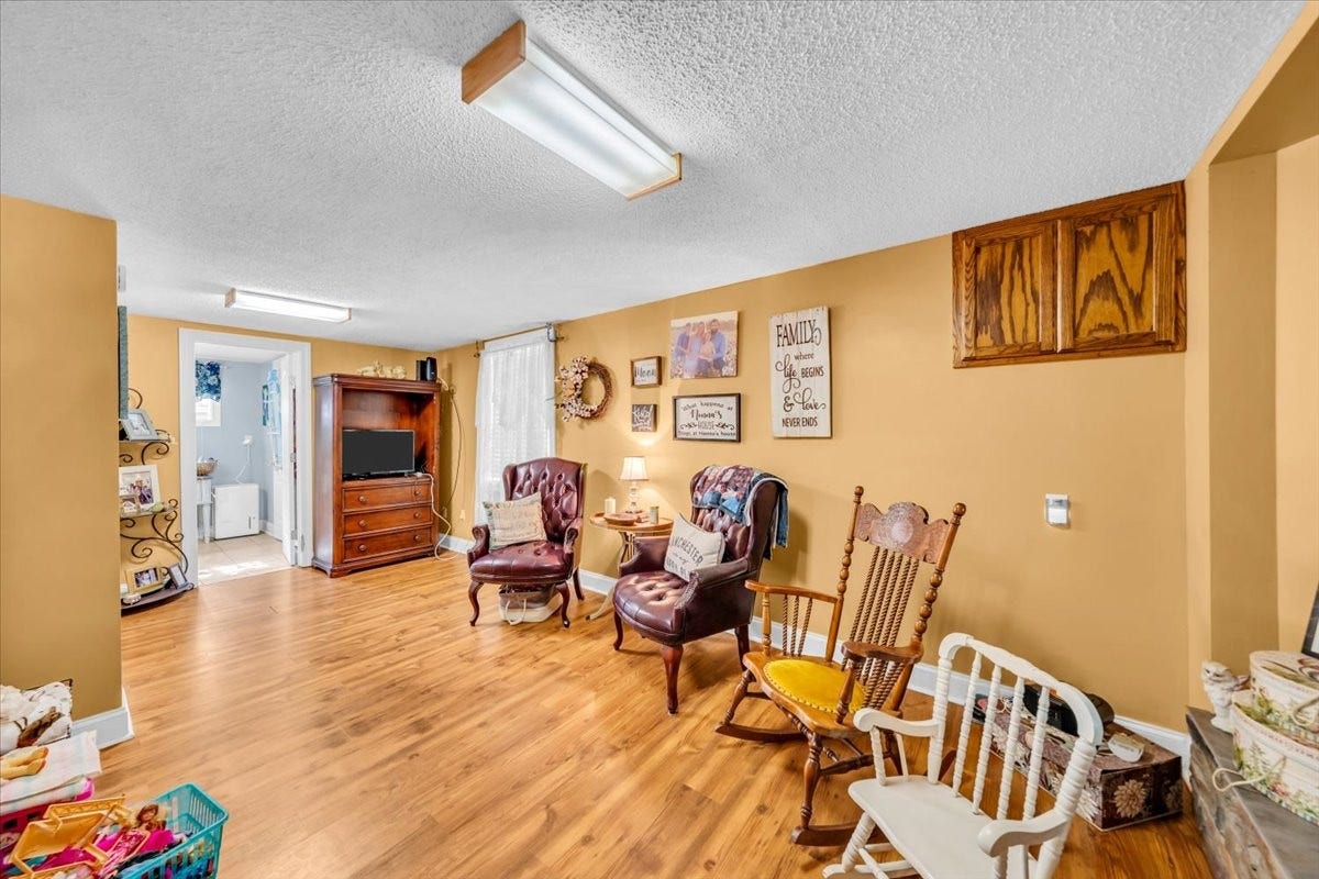 1006 Evins St, Manchester, TN 37355 1006 Evins St, Manchester, TN 37355