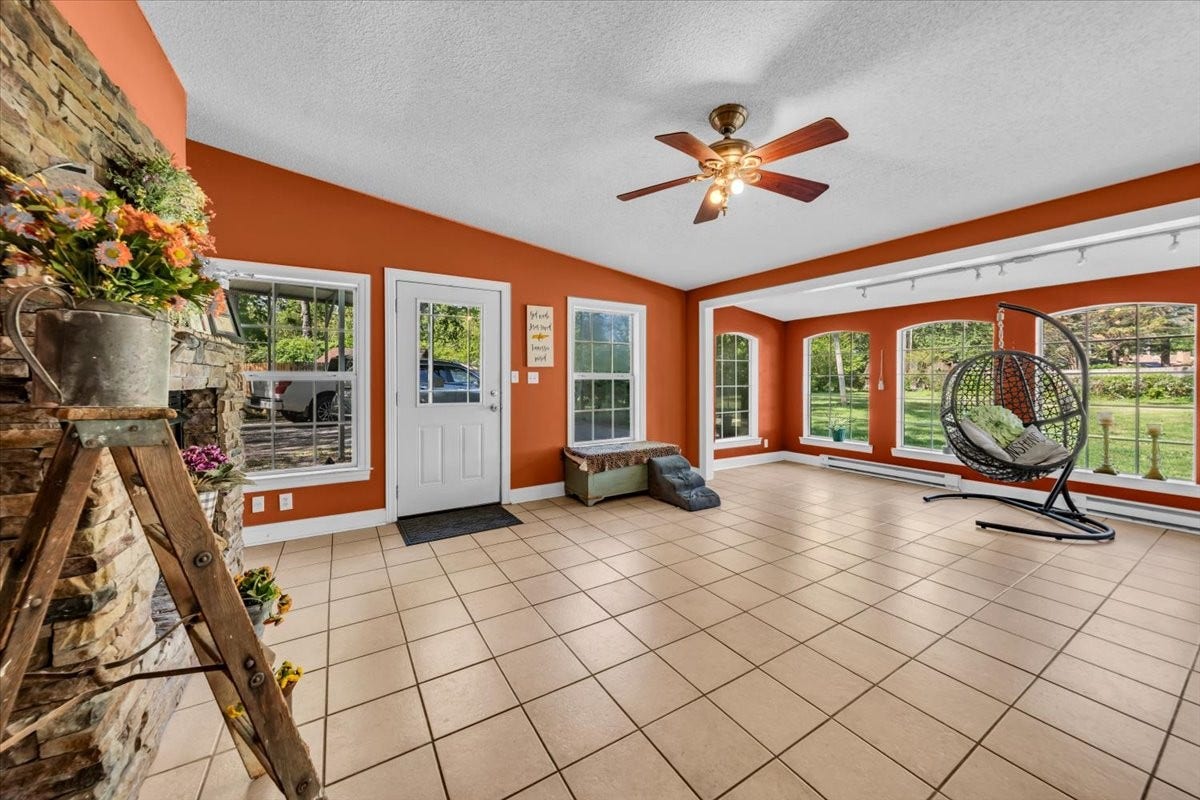 1006 Evins St, Manchester, TN 37355 1006 Evins St, Manchester, TN 37355