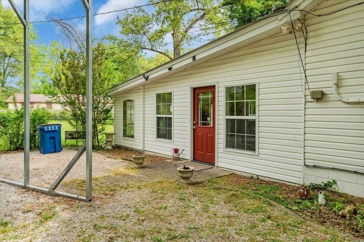 1006 Evins St, Manchester, TN 37355 1006 Evins St, Manchester, TN 37355
