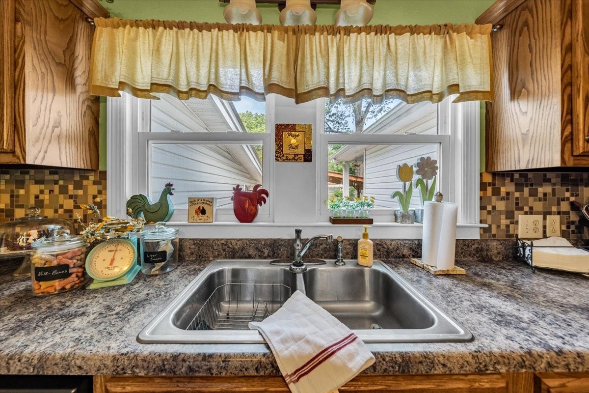 1006 Evins St, Manchester, TN 37355 1006 Evins St, Manchester, TN 37355