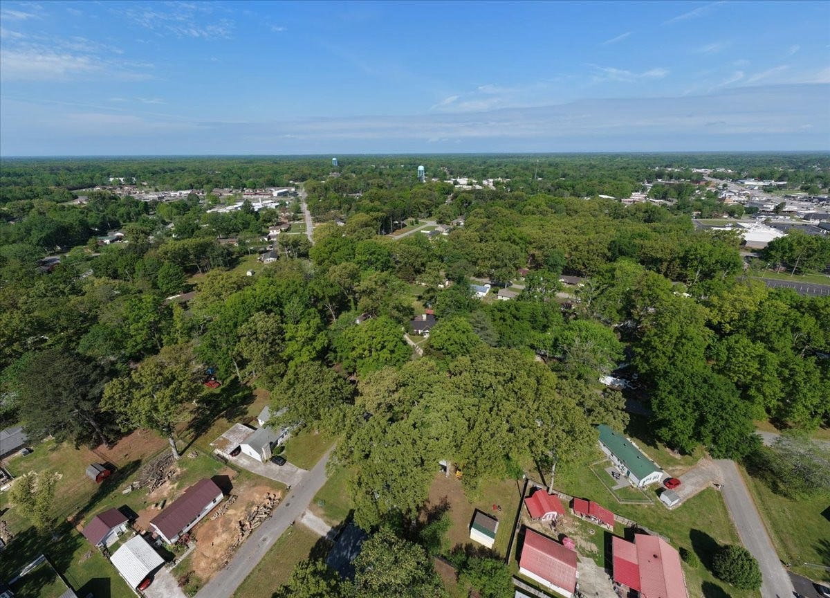 1006 Evins St, Manchester, TN 37355 1006 Evins St, Manchester, TN 37355
