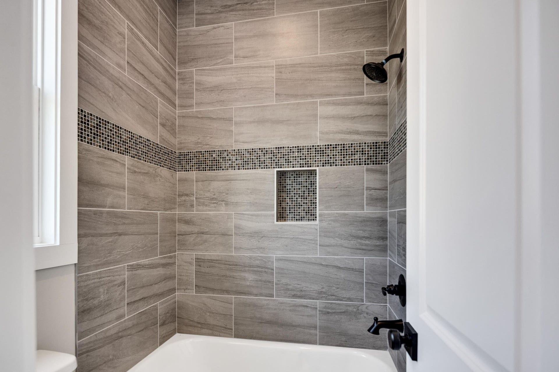 5046 JON OAK CV, Arlington, TN 38002 5046 JON OAK CV, Arlington, TN 38002