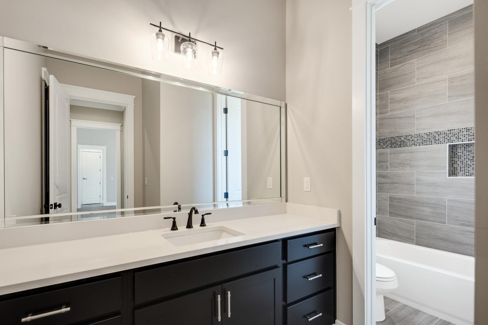 5046 JON OAK CV, Arlington, TN 38002 5046 JON OAK CV, Arlington, TN 38002
