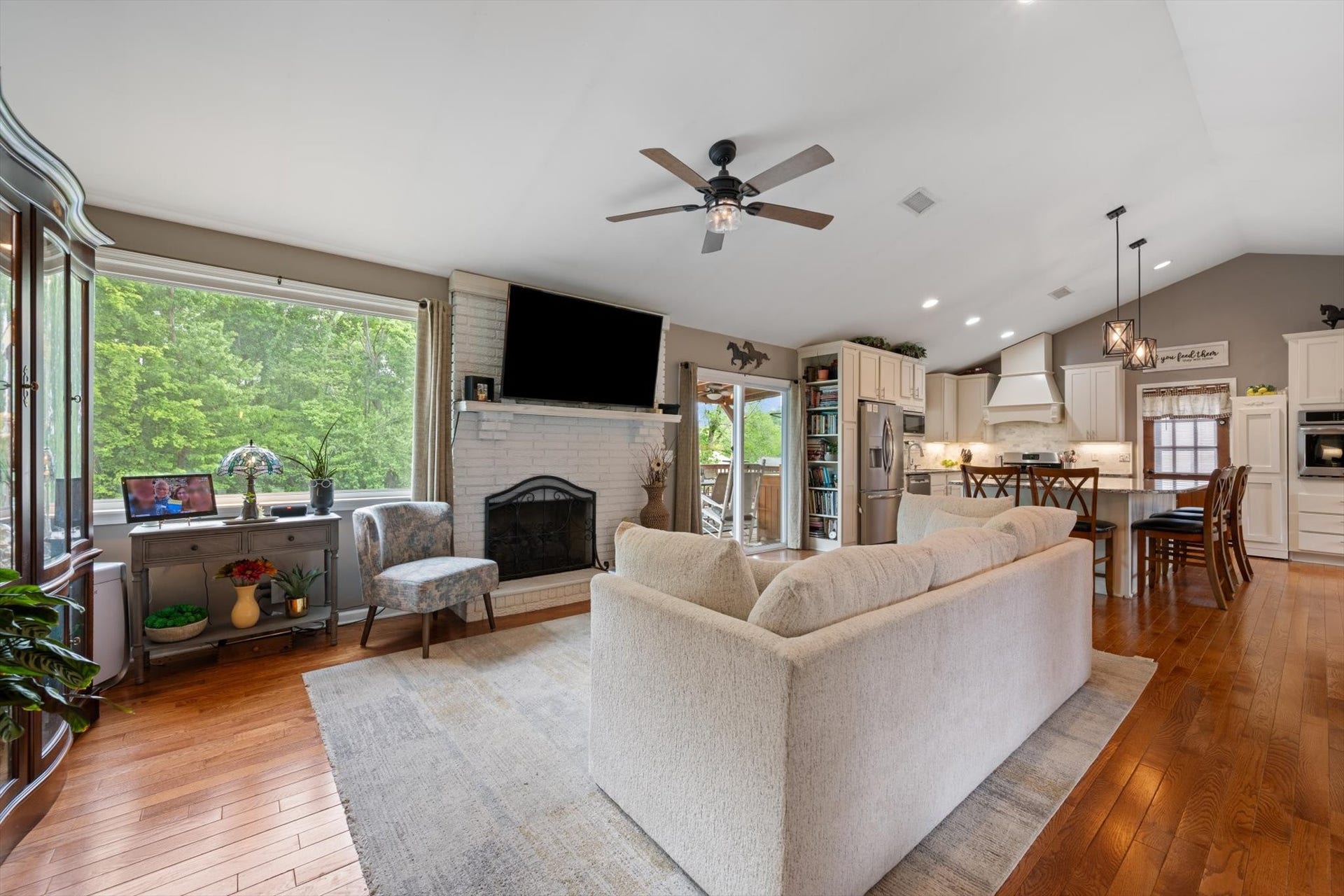 843 Percy Warner Blvd, Nashville, TN 37205 843 Percy Warner Blvd, Nashville, TN 37205