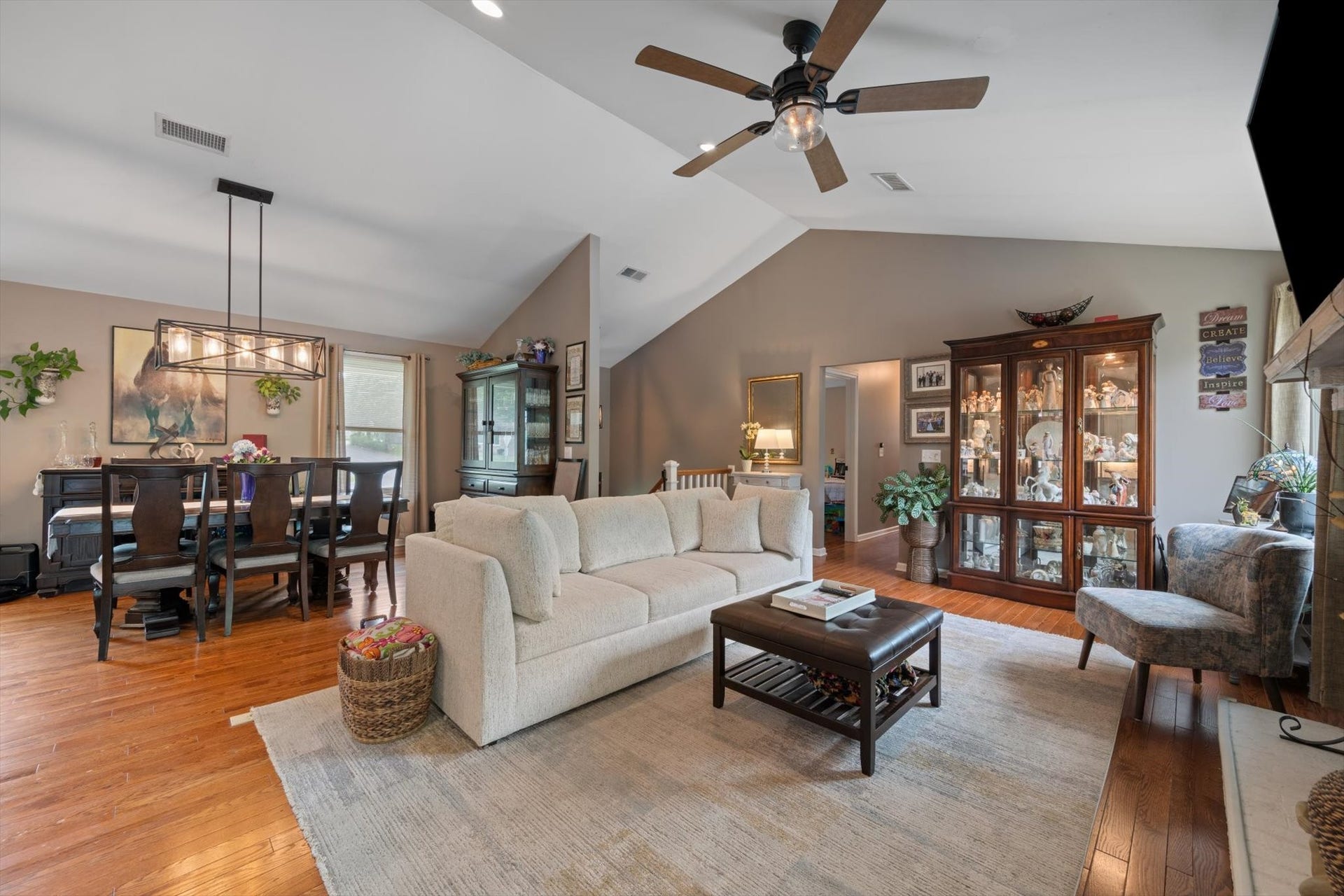 843 Percy Warner Blvd, Nashville, TN 37205 843 Percy Warner Blvd, Nashville, TN 37205