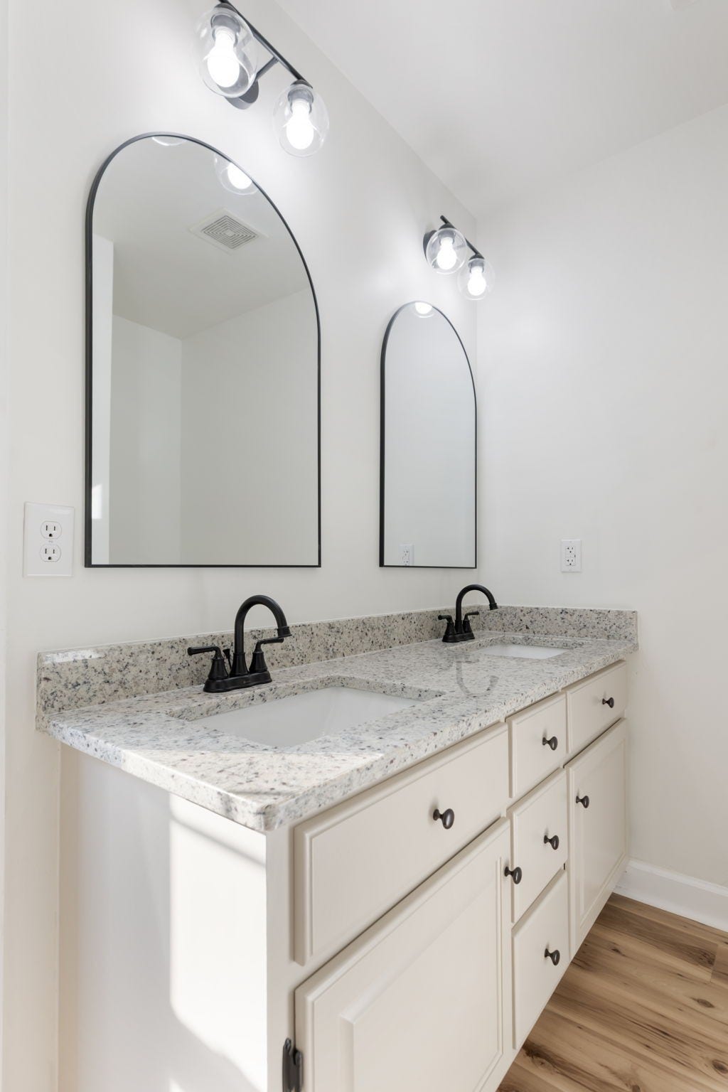 2403 Keith Dr, Columbia, TN 38401 2403 Keith Dr, Columbia, TN 38401