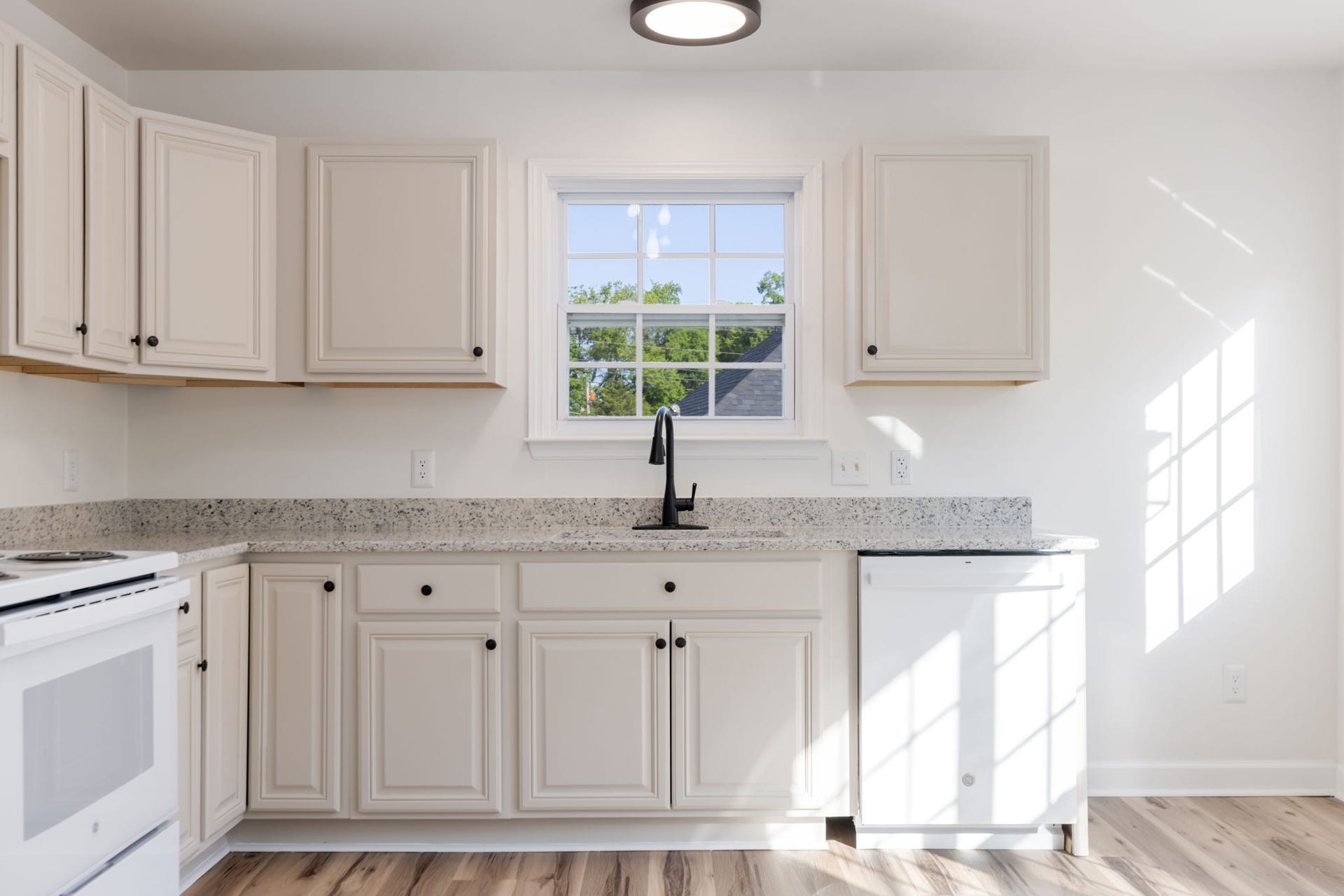 2403 Keith Dr, Columbia, TN 38401 2403 Keith Dr, Columbia, TN 38401