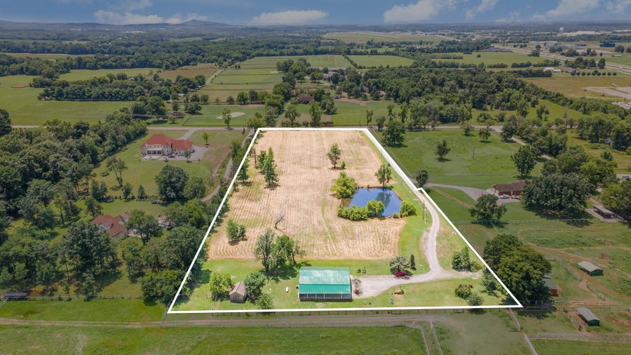 Property photo for 129 Highway 82 East, Bell Buckle, TN