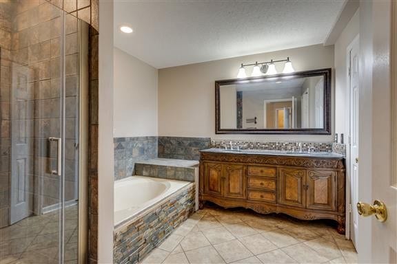 1718 University Dr, Columbia, TN 38401 1718 University Dr, Columbia, TN 38401
