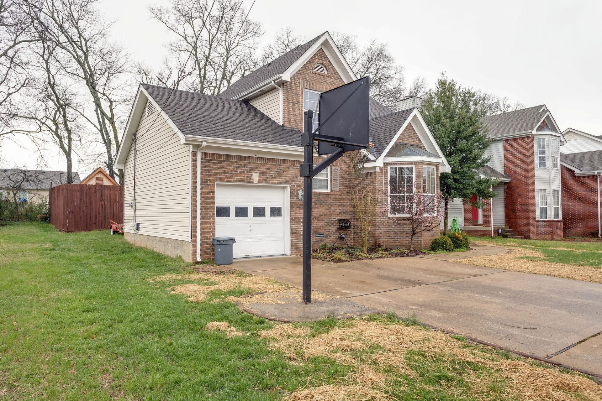 1718 University Dr, Columbia, TN 38401 1718 University Dr, Columbia, TN 38401