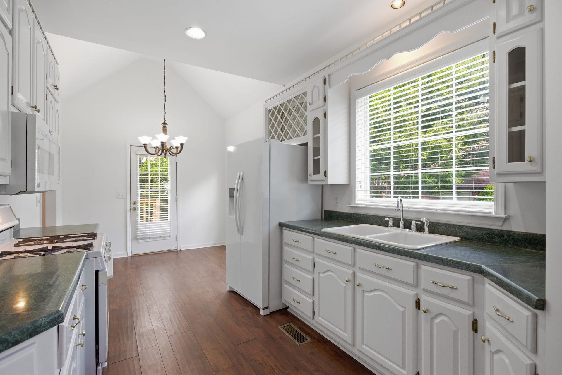 105 Green Tree Ct, Columbia, TN 38401 105 Green Tree Ct, Columbia, TN 38401