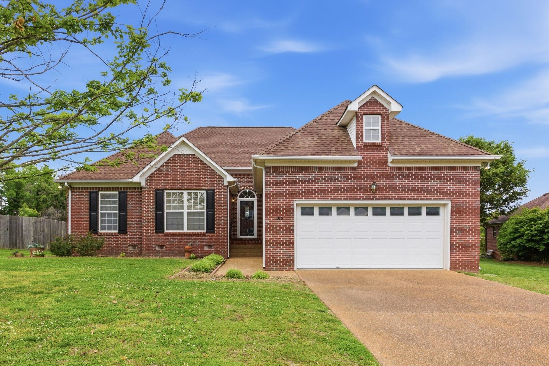 105 Green Tree Ct, Columbia, TN 38401 105 Green Tree Ct, Columbia, TN 38401