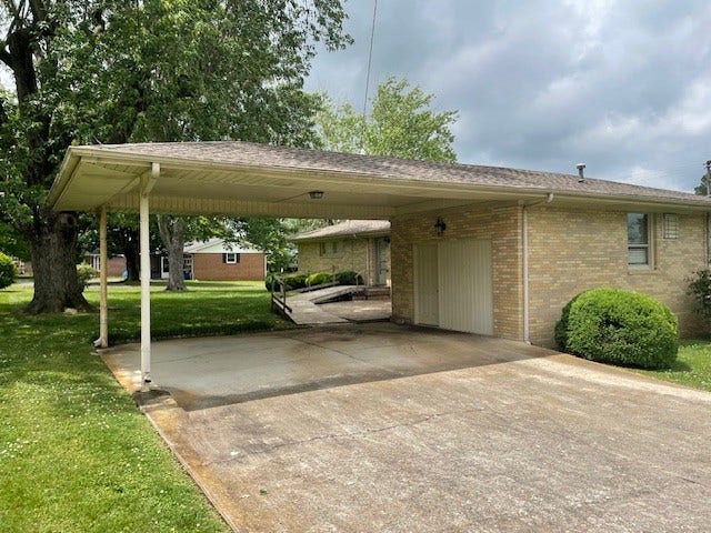 206 Fairlane Dr, Shelbyville, TN 37160 206 Fairlane Dr, Shelbyville, TN 37160