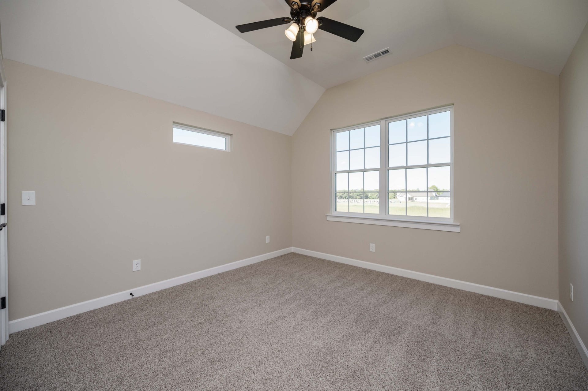 3407 Stonehorn Dr, Bell Buckle, TN 37020