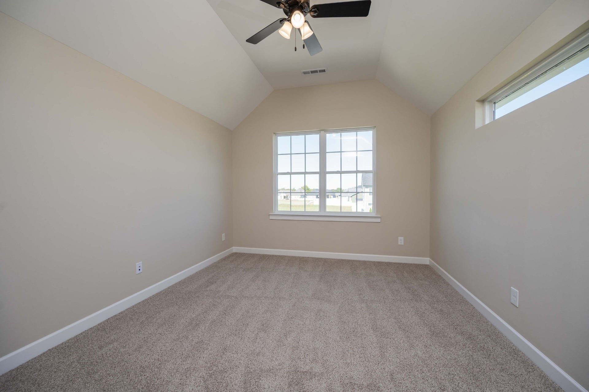 3407 Stonehorn Dr, Bell Buckle, TN 37020