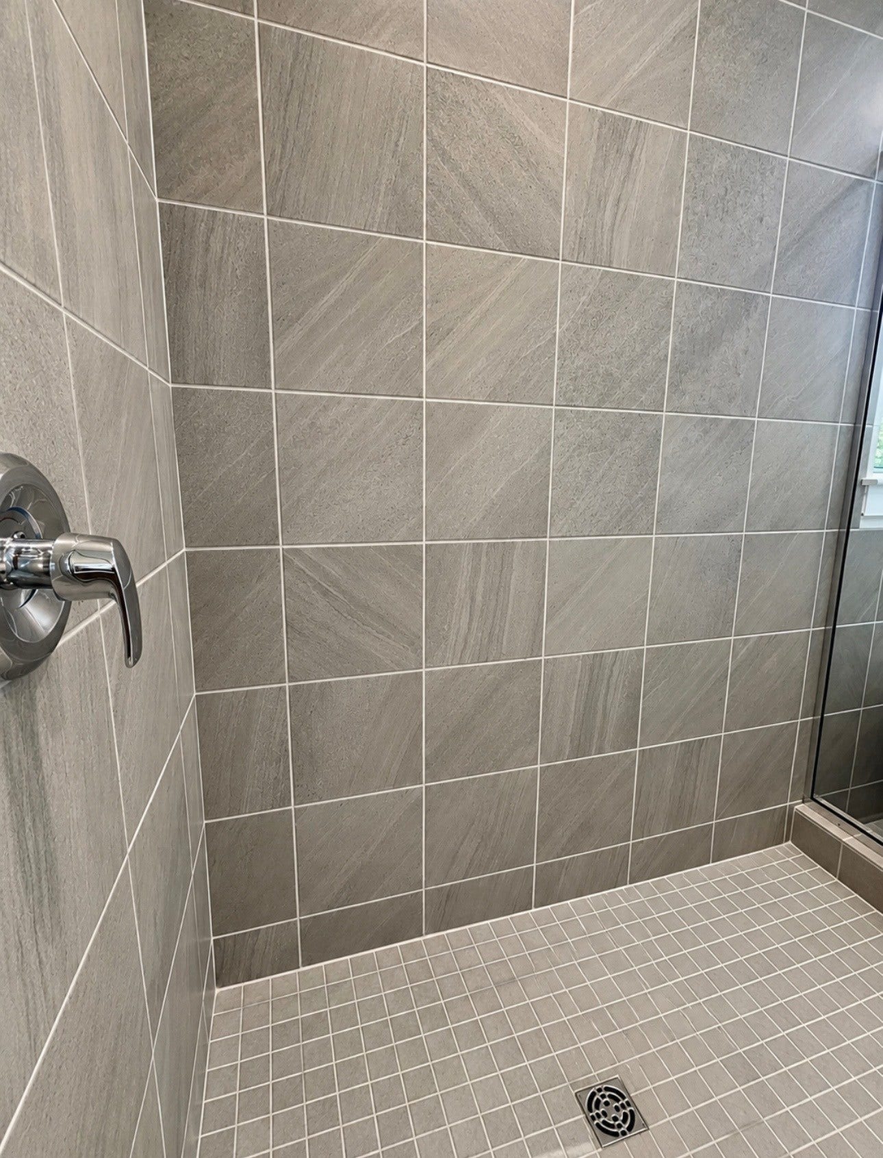 2905 Biloxi Ct, Murfreesboro, TN 37129 Walk-In shower in your Primary Bathroom