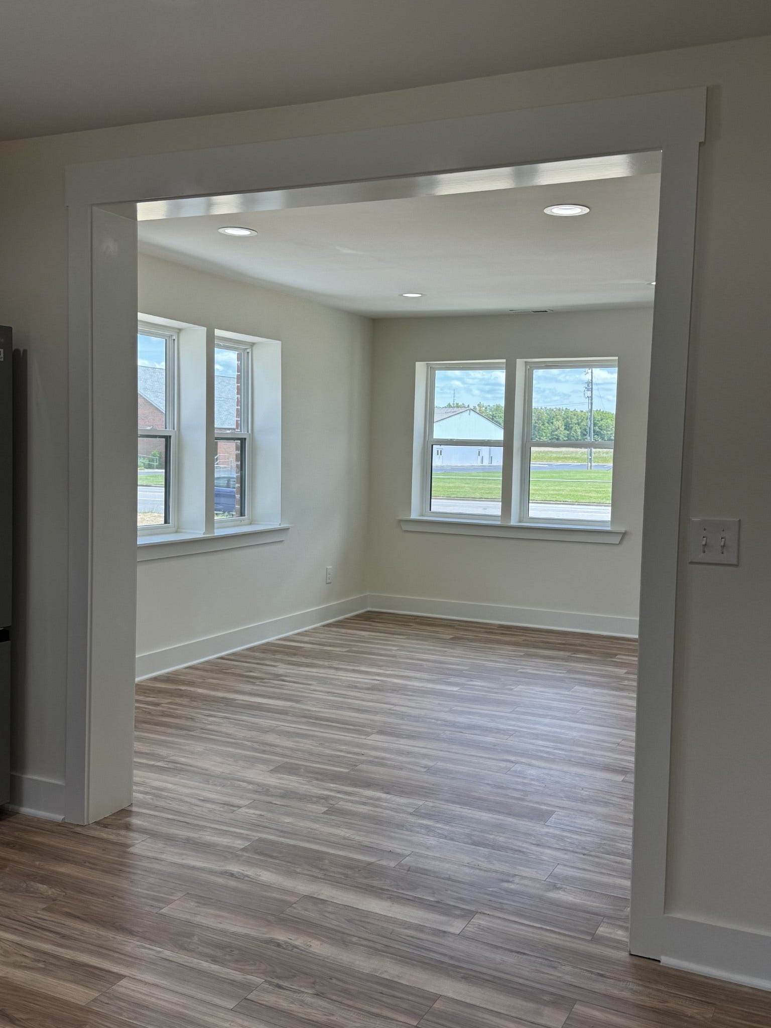 3313 McMinnville Hwy, Manchester, TN 37355 View from Kitchen into the Great Room.