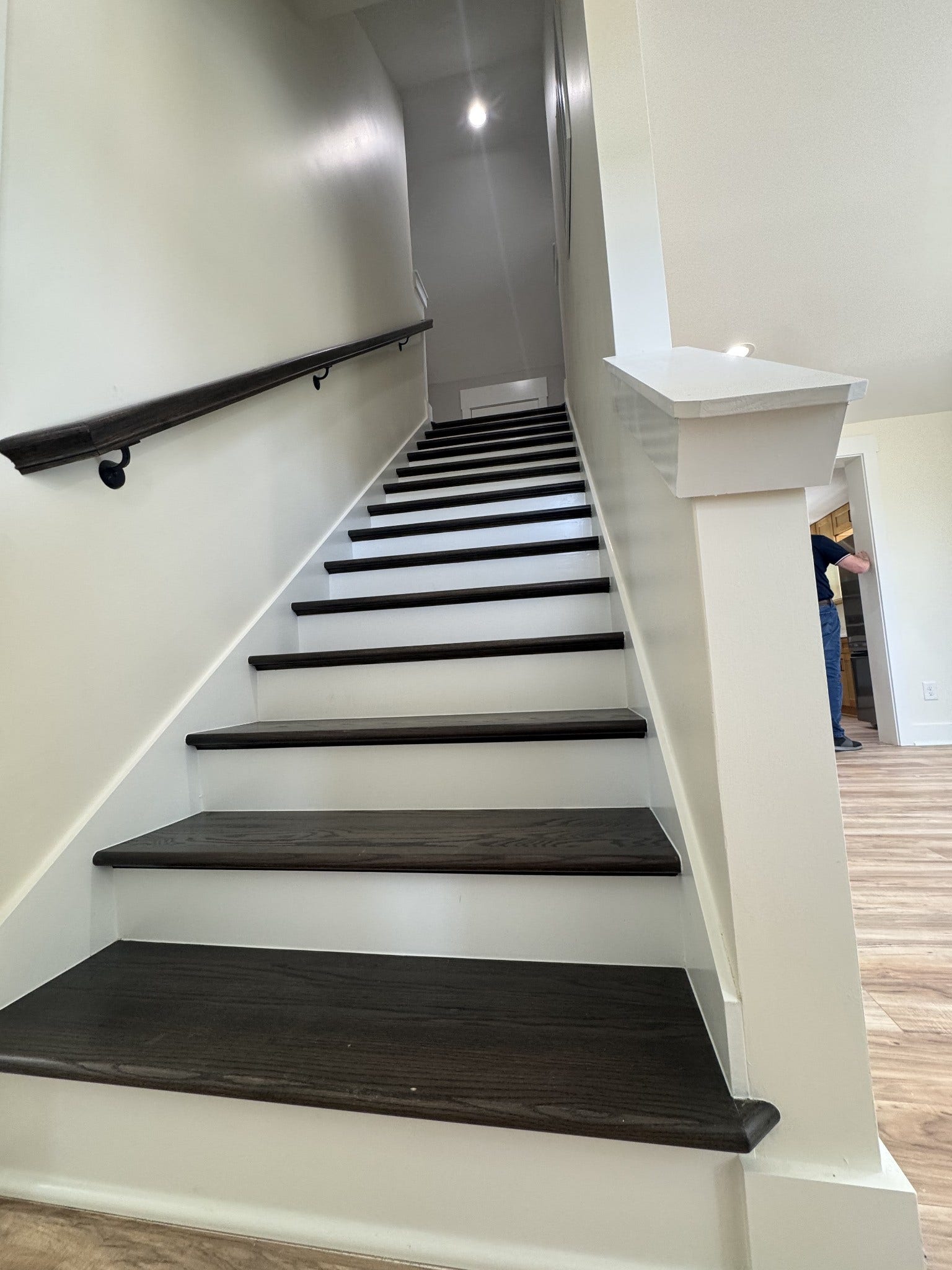 3313 McMinnville Hwy, Manchester, TN 37355 Nice wide stairway leads you upstairs.