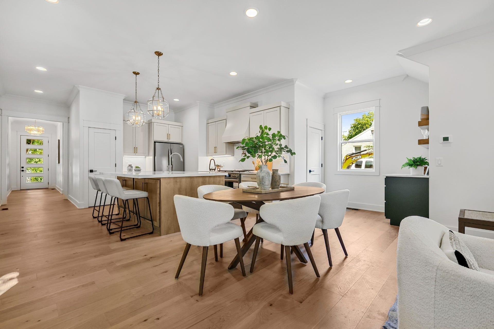 615 N 9th St, Nashville, TN 37206 615 N 9th St, Nashville, TN 37206