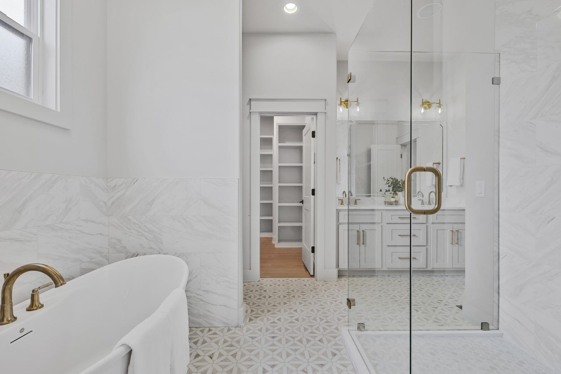 615 N 9th St, Nashville, TN 37206 615 N 9th St, Nashville, TN 37206