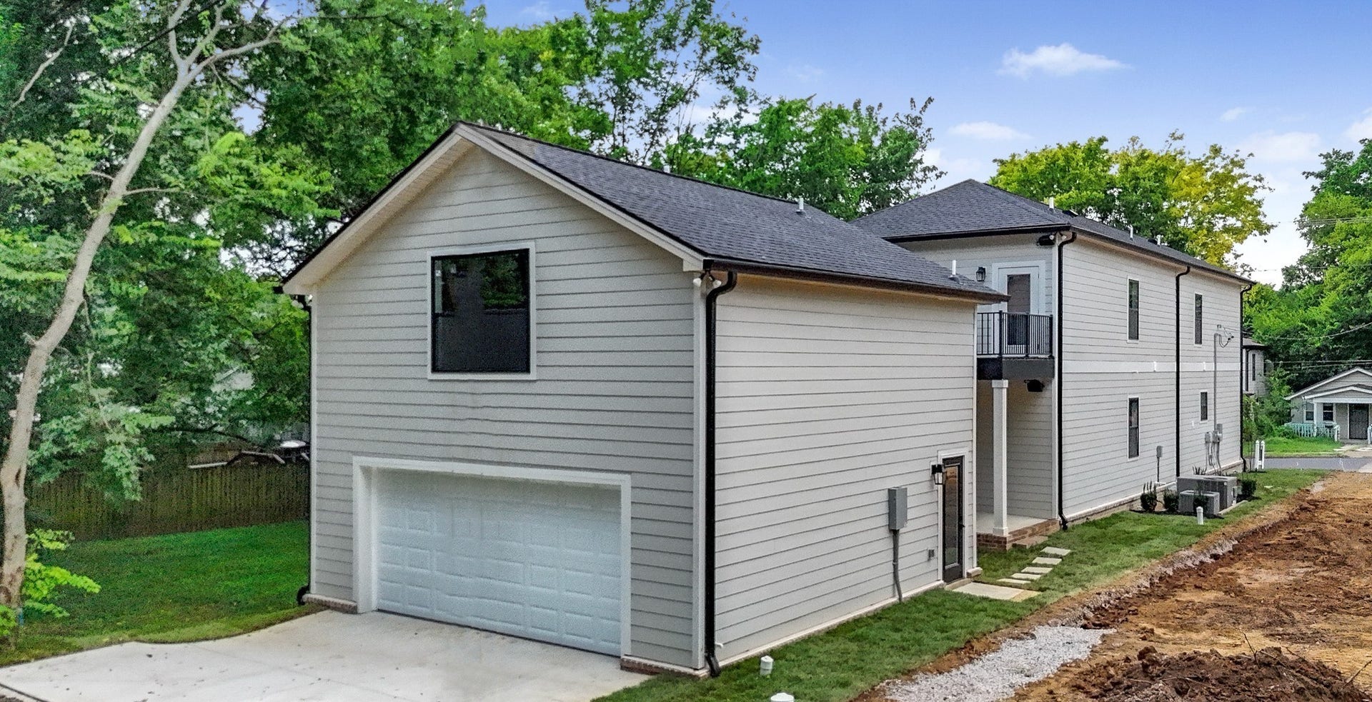 615 N 9th St, Nashville, TN 37206 Detached 2 car garage w/ DADU