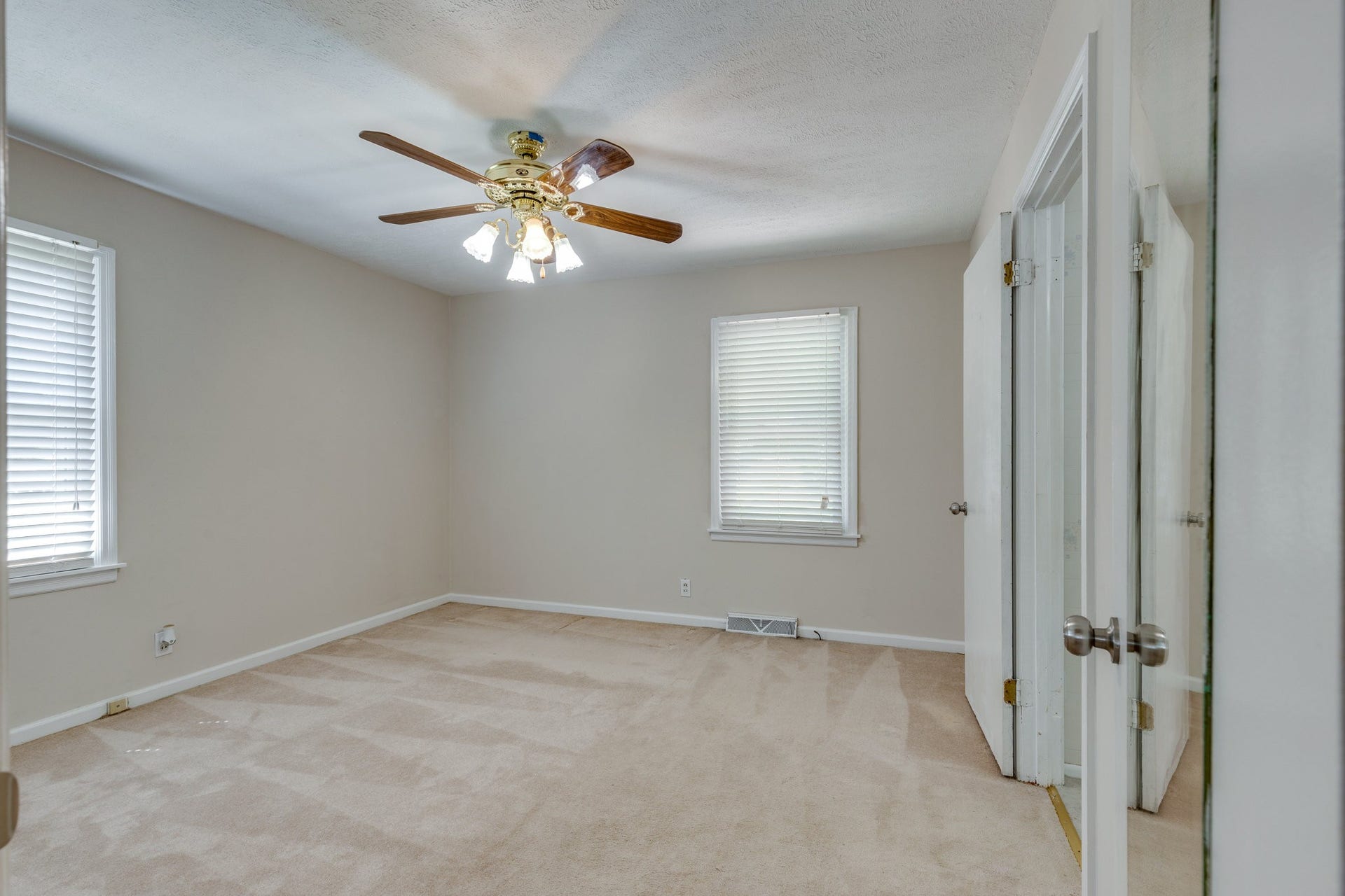 870 Galloway St, Lewisburg, TN 37091 870 Galloway St, Lewisburg, TN 37091
