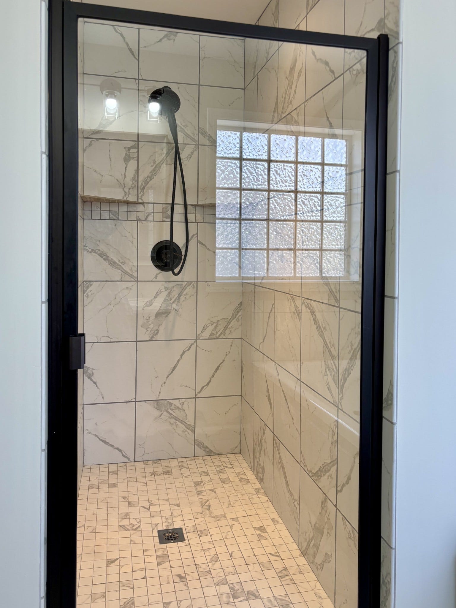 51 Regency Pl, Manchester, TN 37355 Main BR Tile Shower
