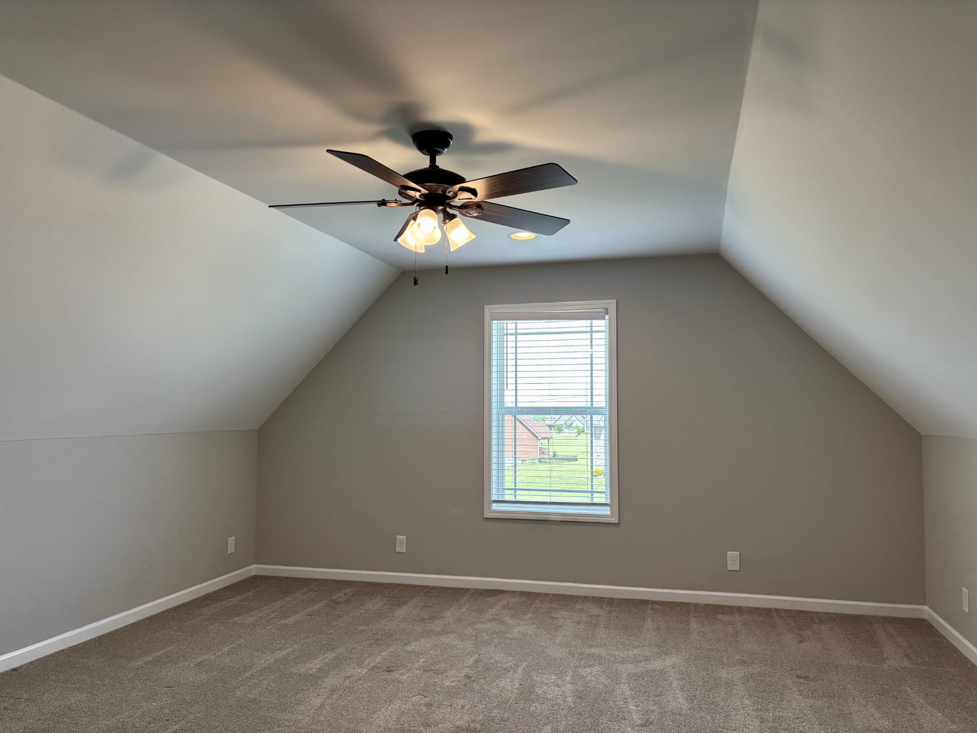 51 Regency Pl, Manchester, TN 37355 Bonus Room