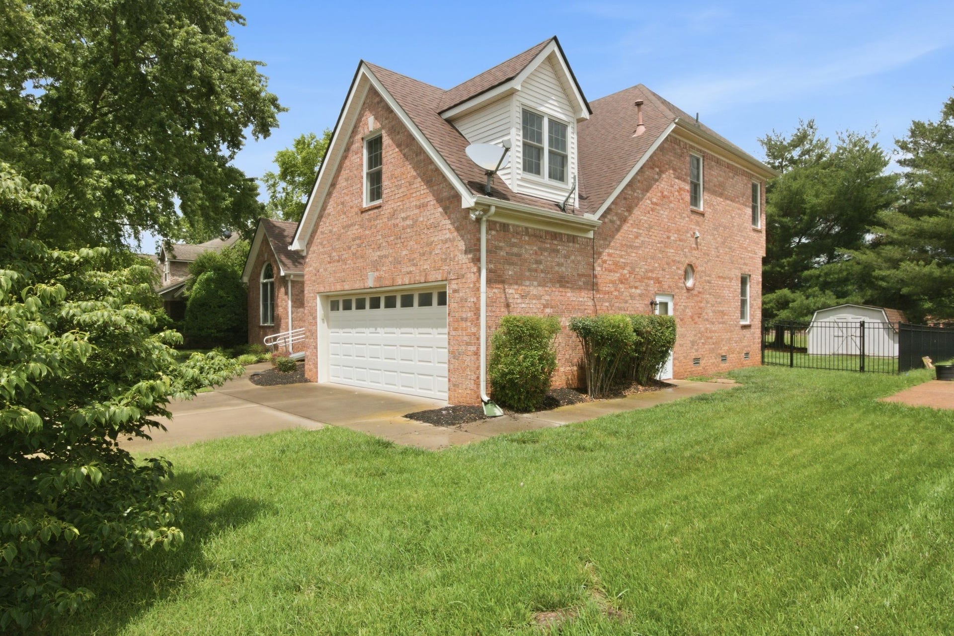 1823 Azure Way, Murfreesboro, TN 37128 1823 Azure Way, Murfreesboro, TN 37128