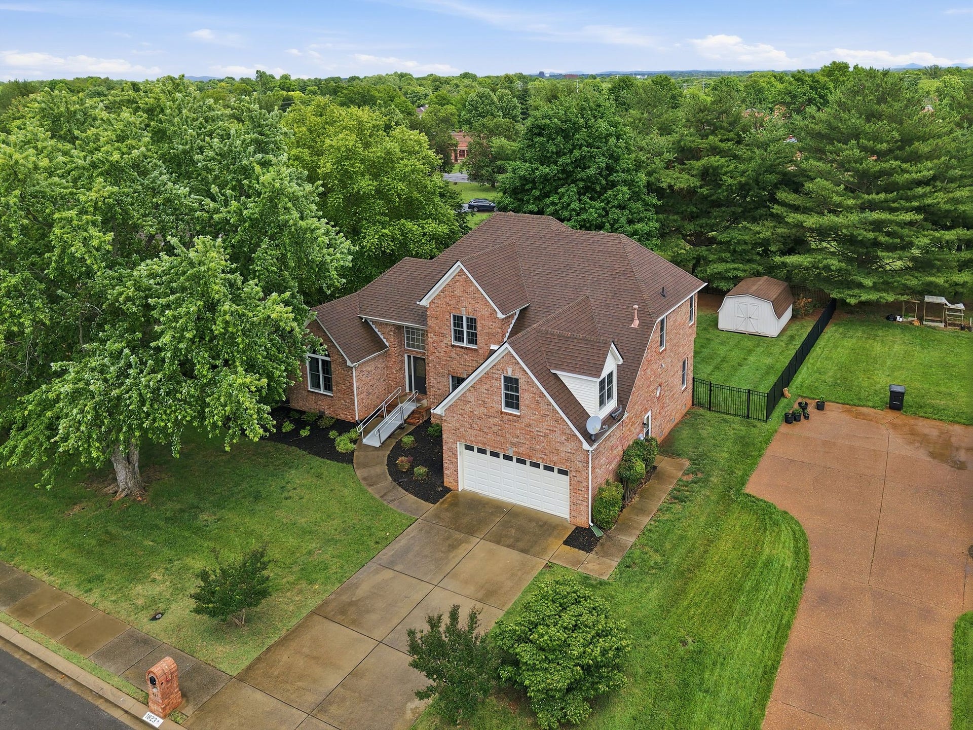 1823 Azure Way, Murfreesboro, TN 37128 1823 Azure Way, Murfreesboro, TN 37128