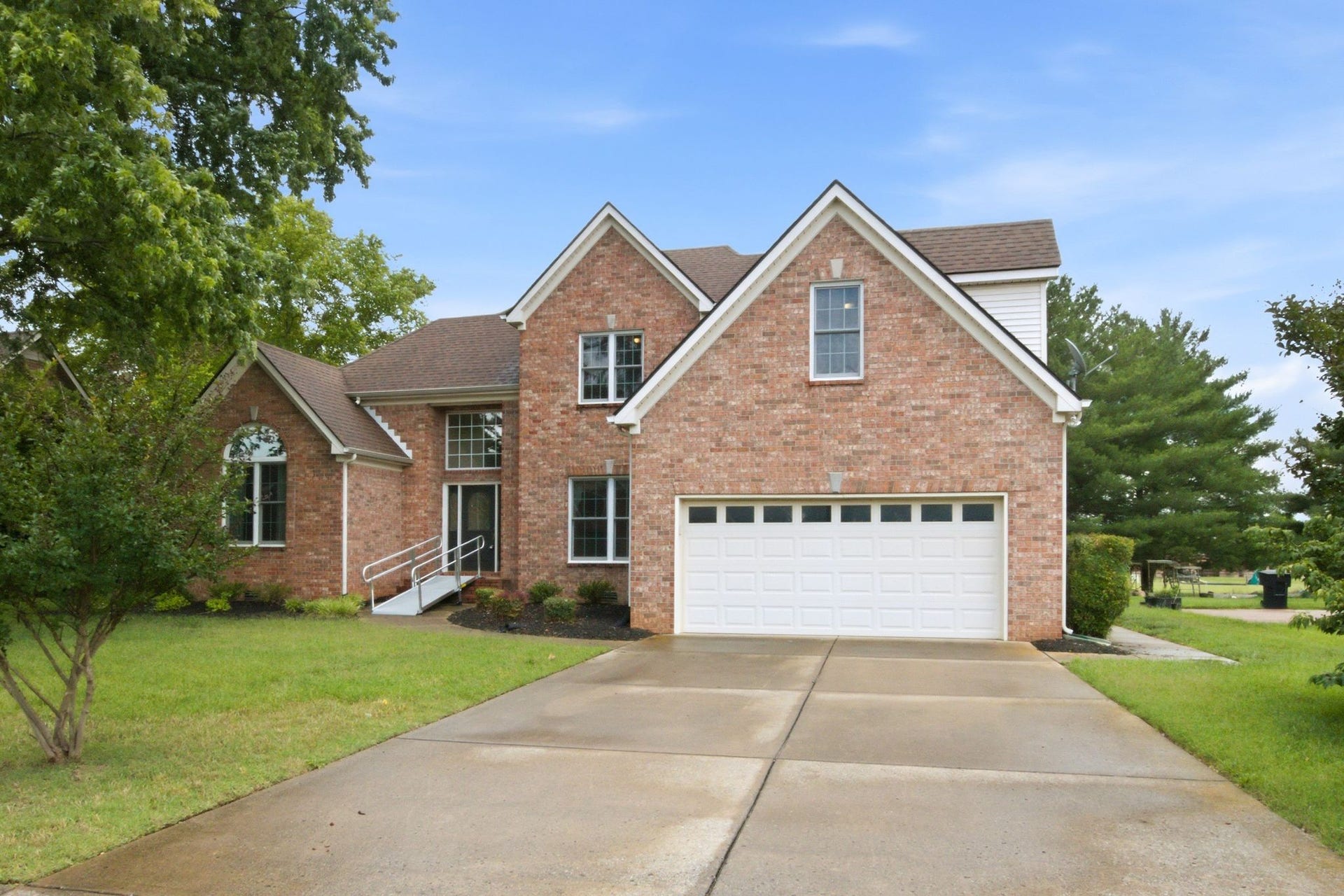 1823 Azure Way, Murfreesboro, TN 37128 1823 Azure Way, Murfreesboro, TN 37128