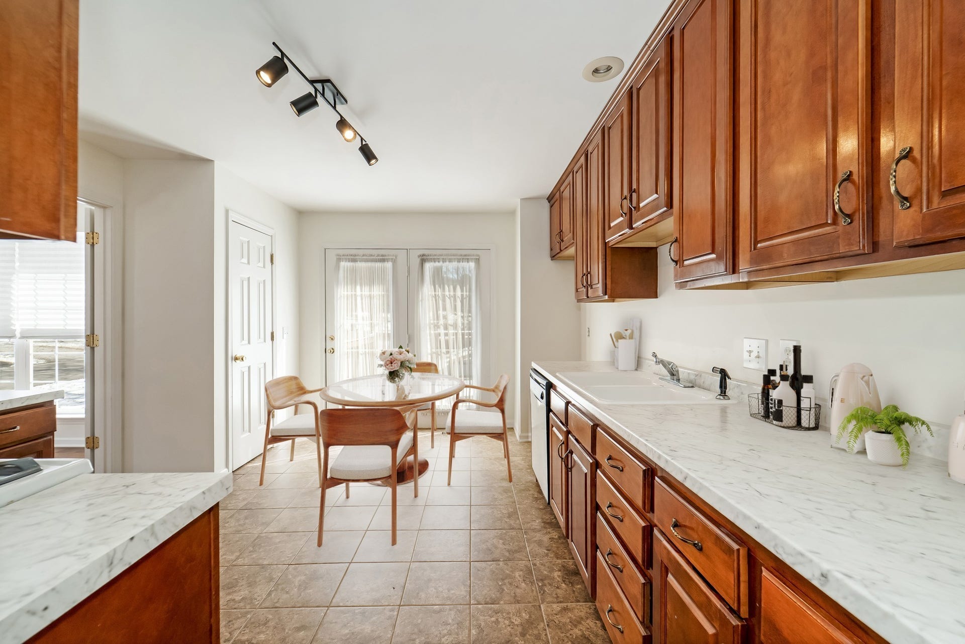 647 Durrett Dr, Nashville, TN 37211 647 Durrett Dr, Nashville, TN 37211