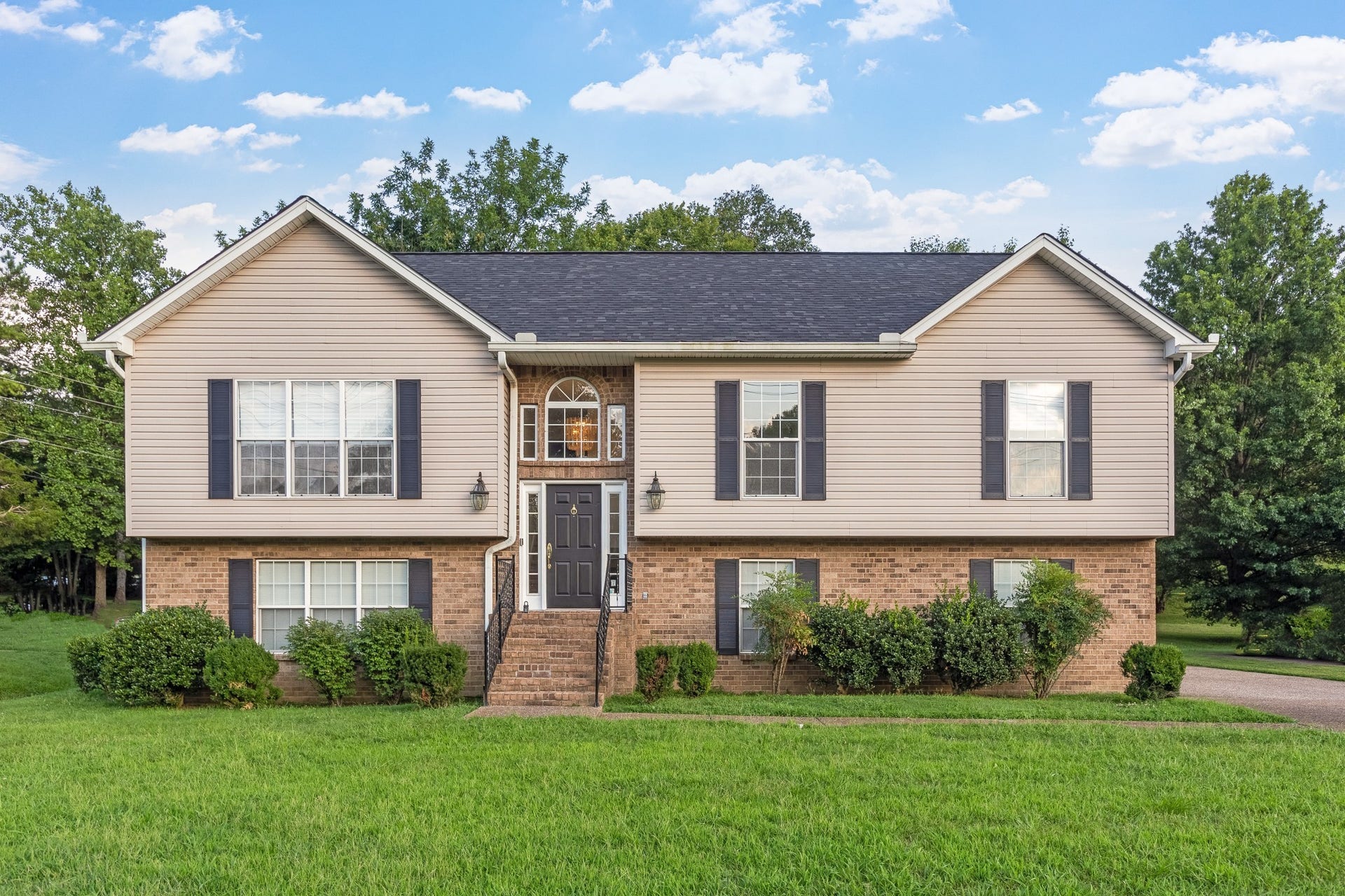 647 Durrett Dr, Nashville, TN 37211 647 Durrett Dr, Nashville, TN 37211