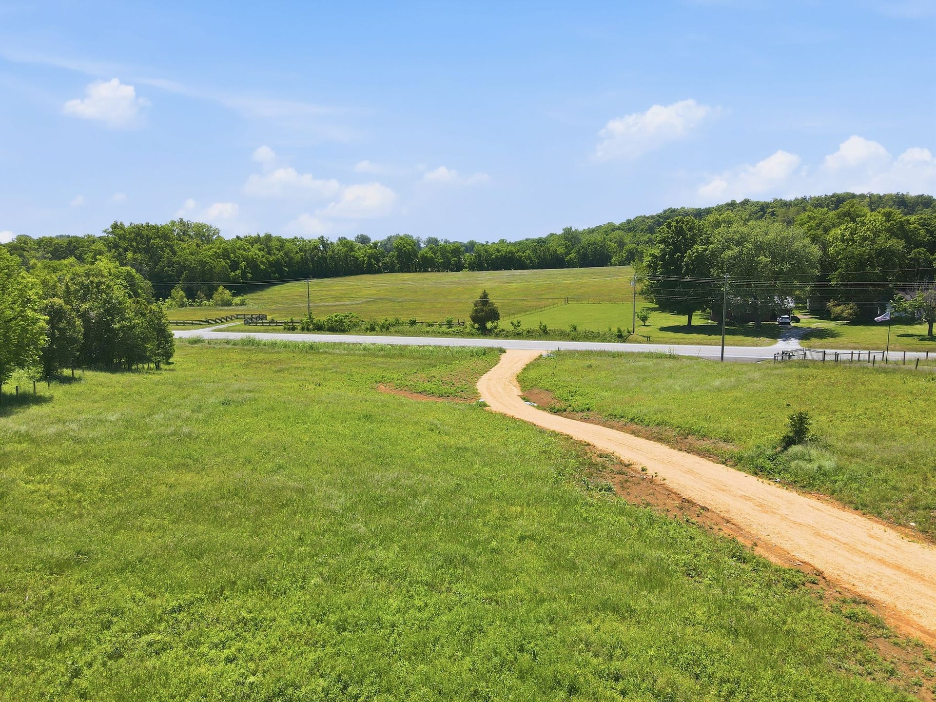 2600 Williamsport Pike, Columbia, TN 38401 2600 Williamsport Pike, Columbia, TN 38401